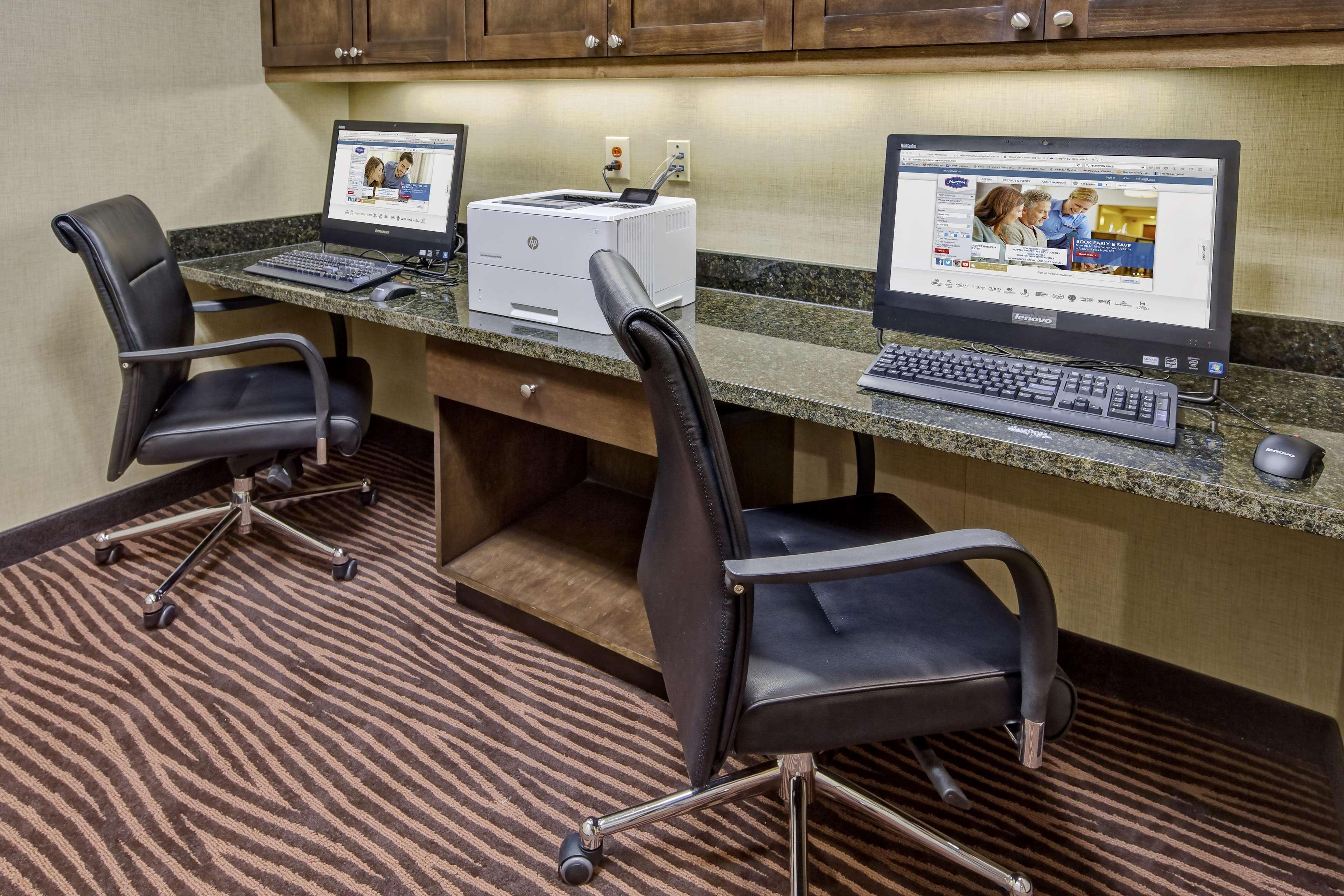 Hampton Inn Indianola Екстер'єр фото