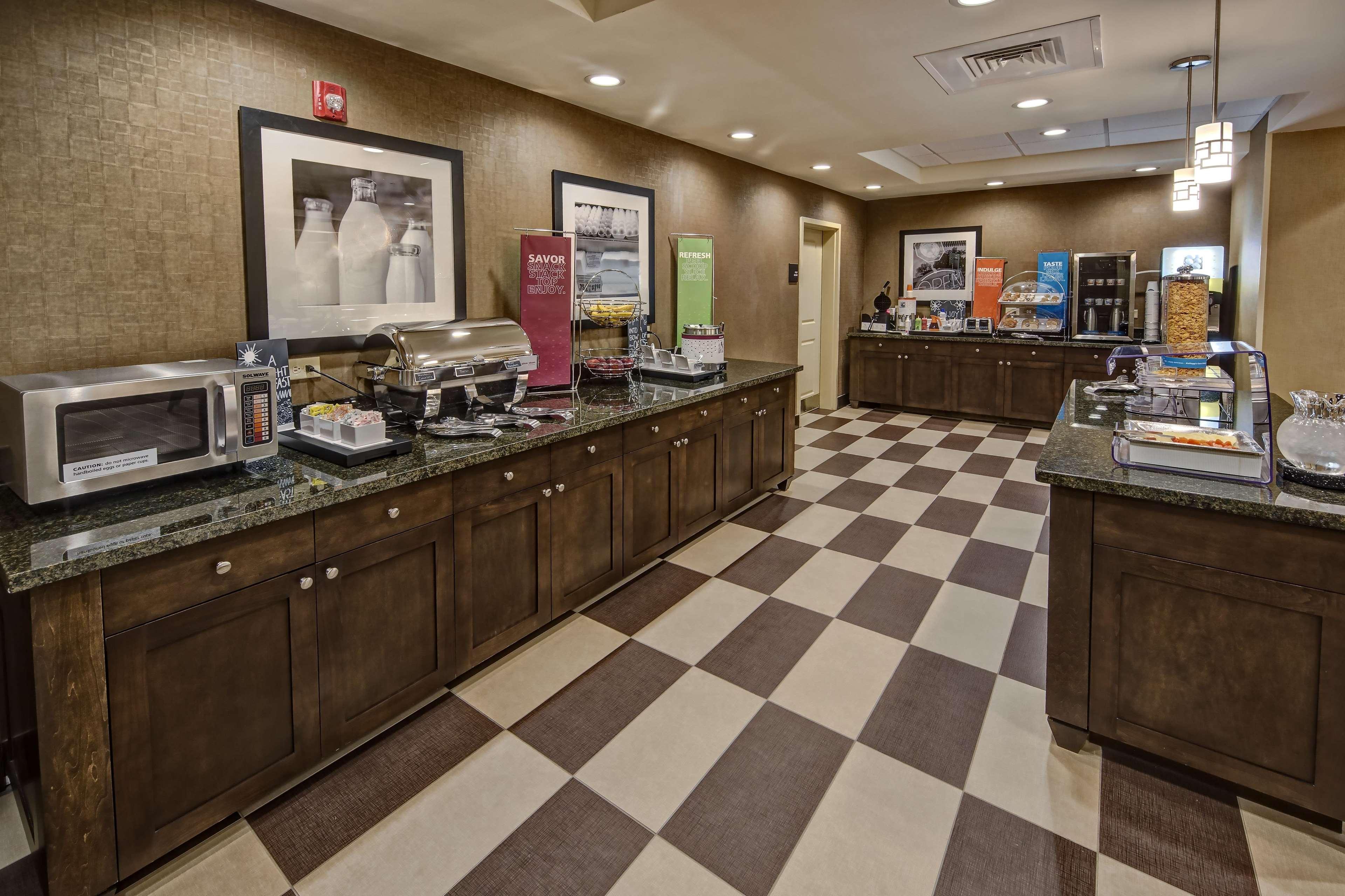 Hampton Inn Indianola Екстер'єр фото